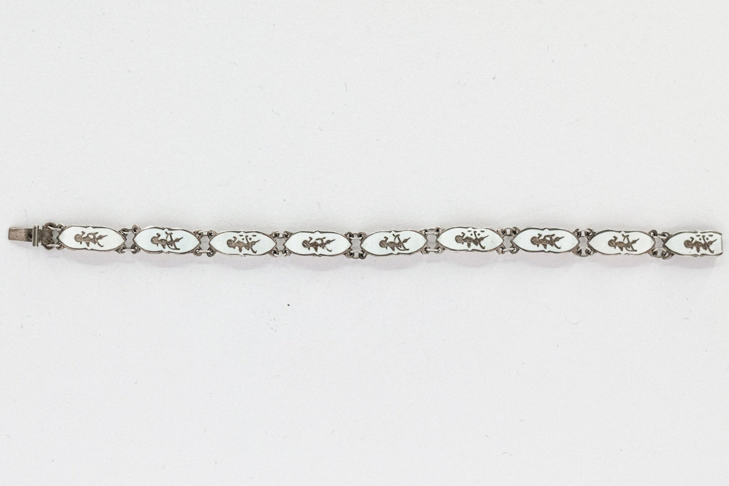vintage 7 inch siam white enamel bracelet P47.N61.