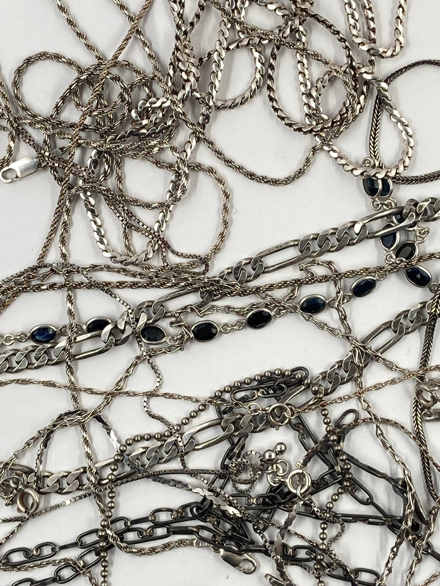 vintage necklaces P47.N61.