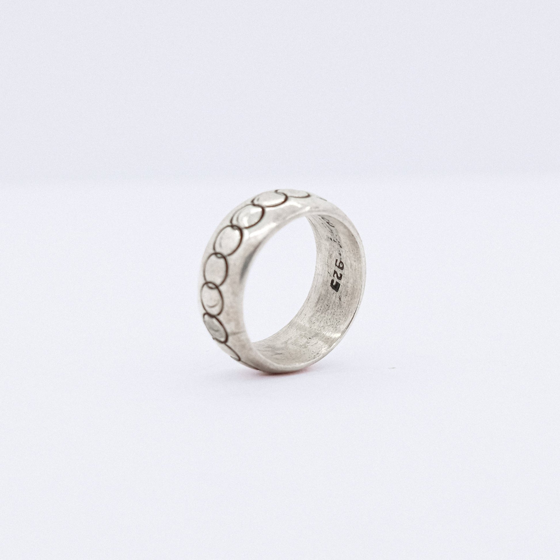vintage circles ring P47.N61.