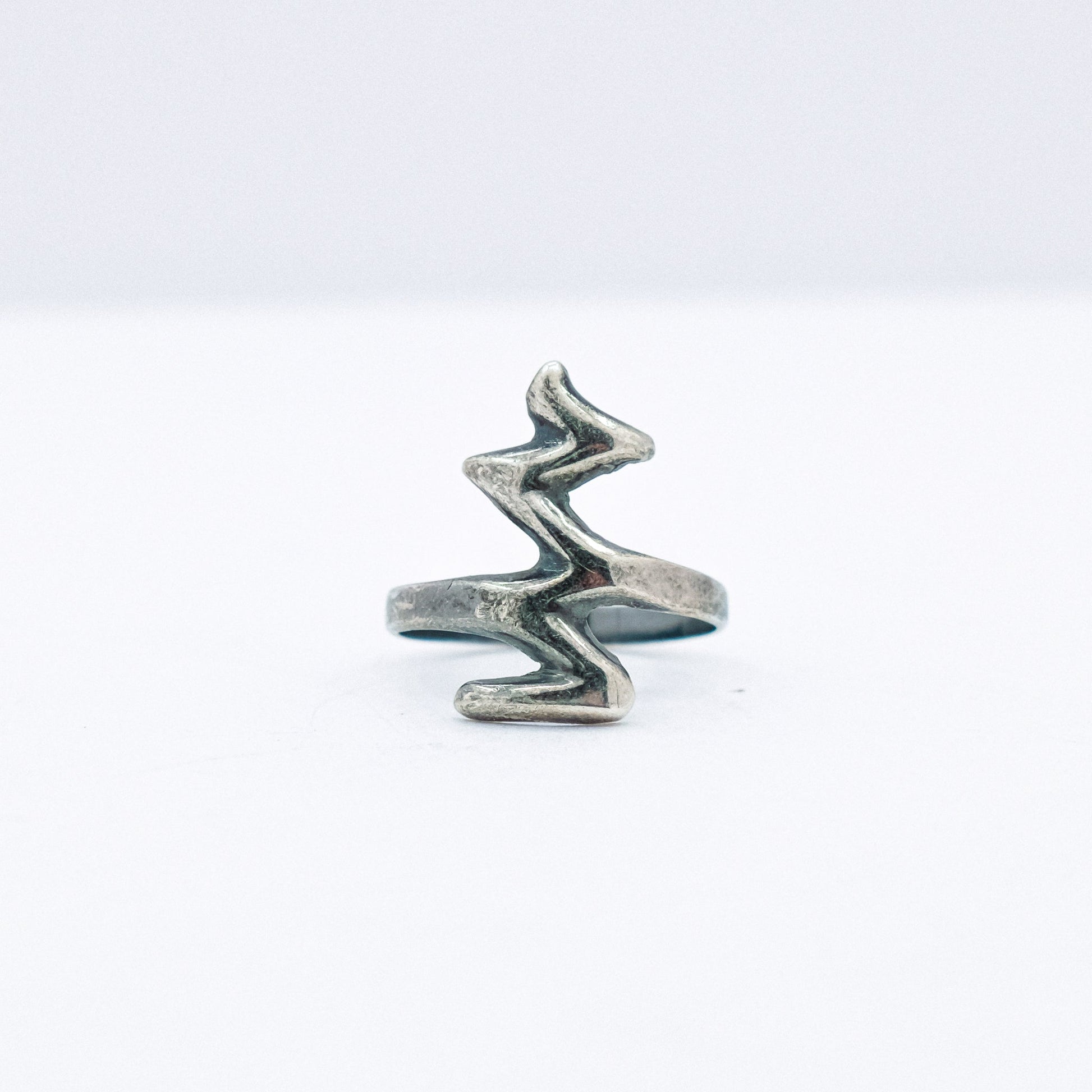 vintage lightning bolt ring P47.N61.