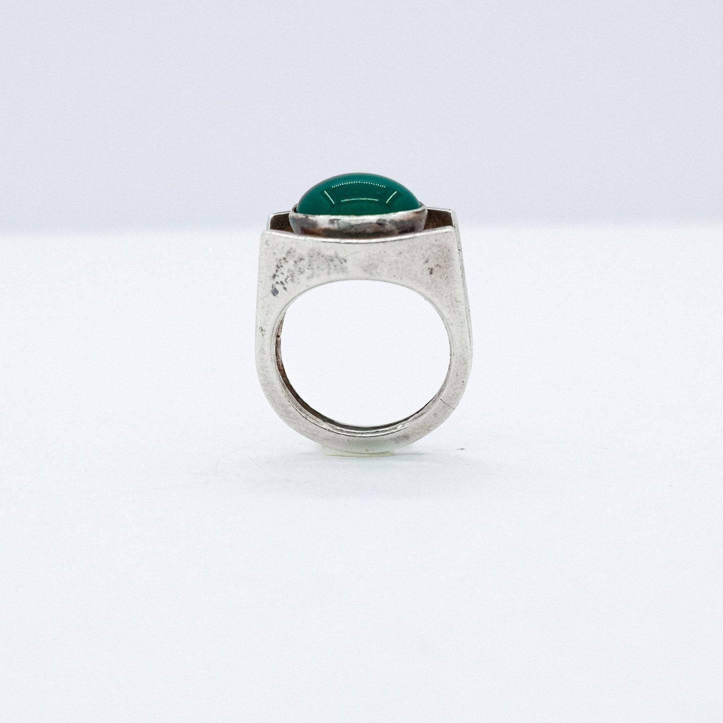 vintage jade modern ring P47.N61.