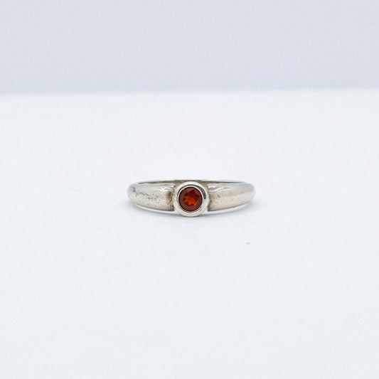 vintage minimalists garnet ring P47.N61.