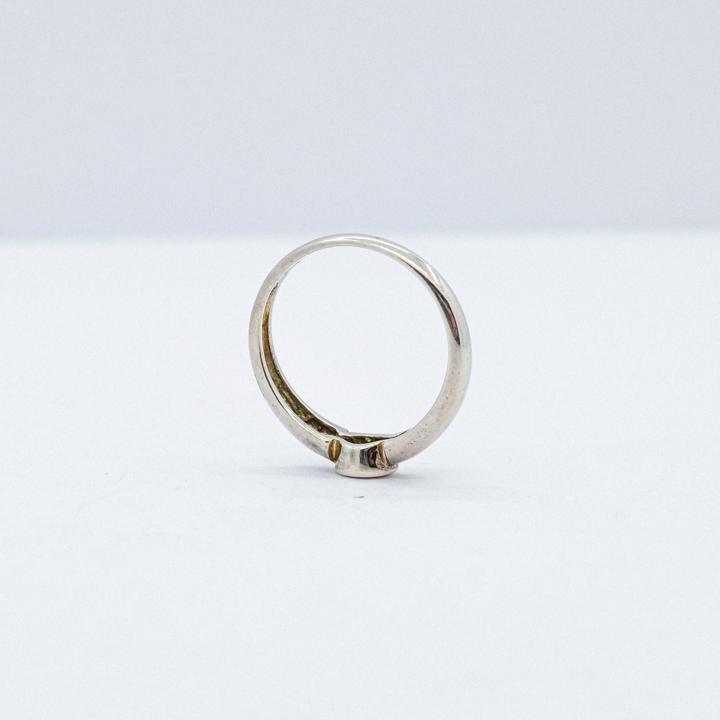 vintage minimalists garnet ring P47.N61.
