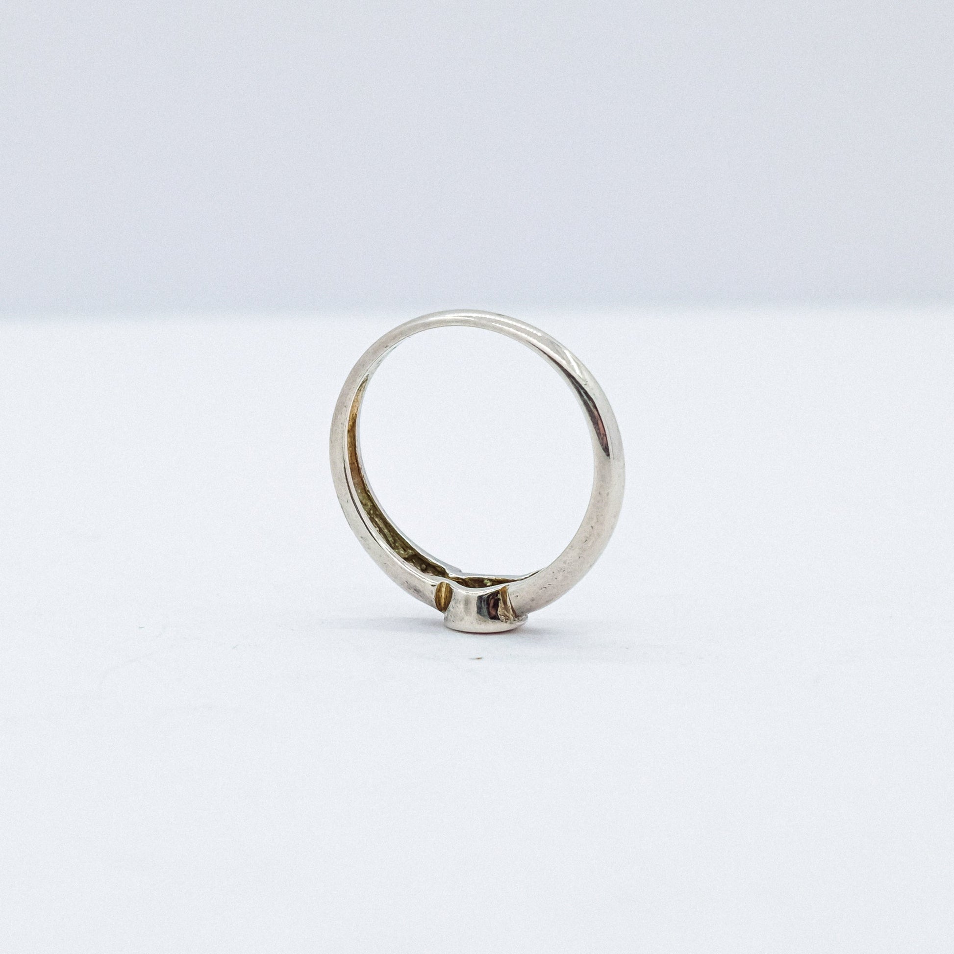 vintage minimalists garnet ring P47.N61.