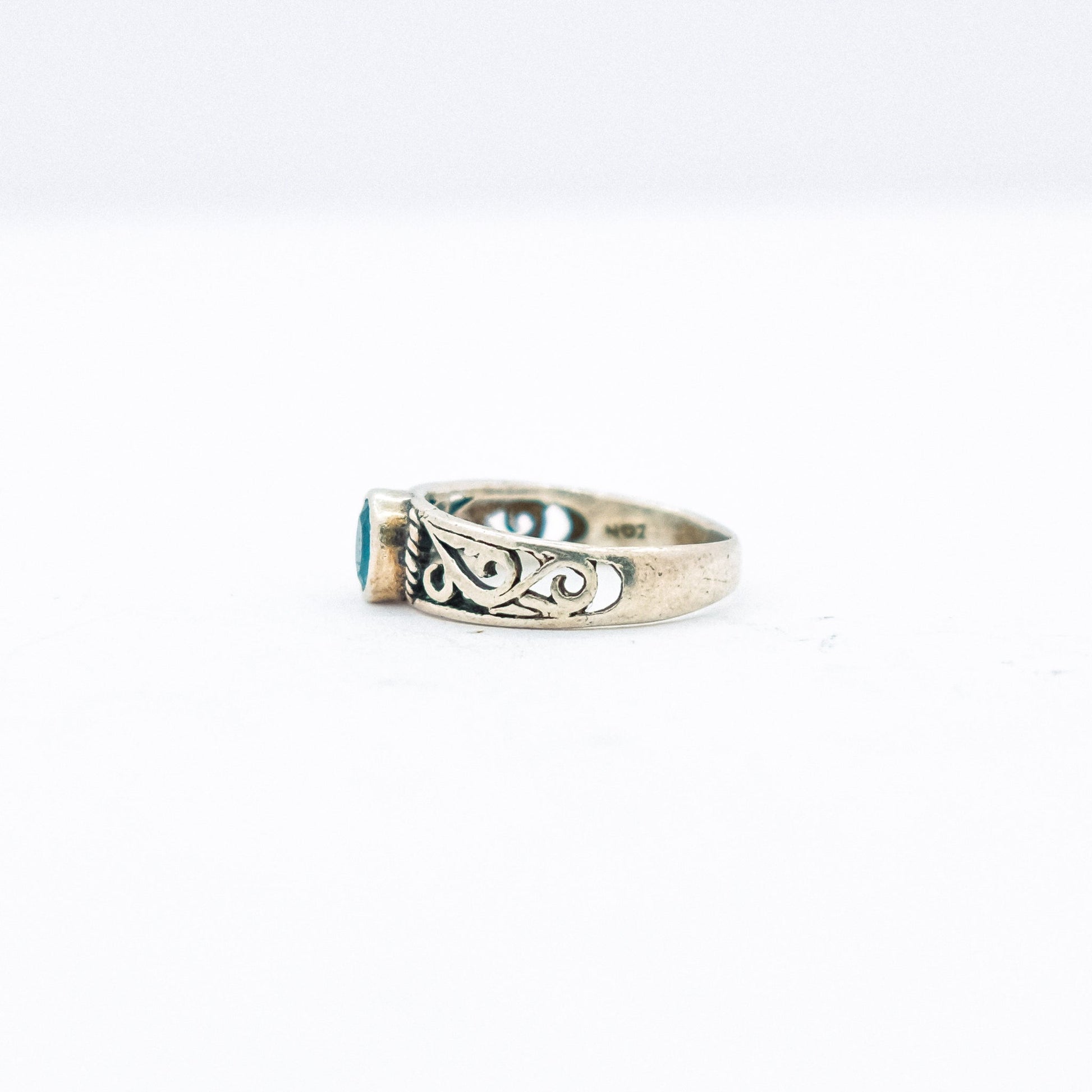 vintage spinel ring P47.N61.