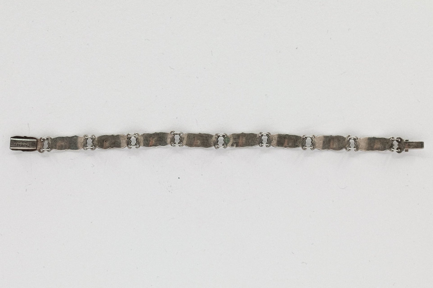 vintage 7 inch siam white enamel bracelet P47.N61.