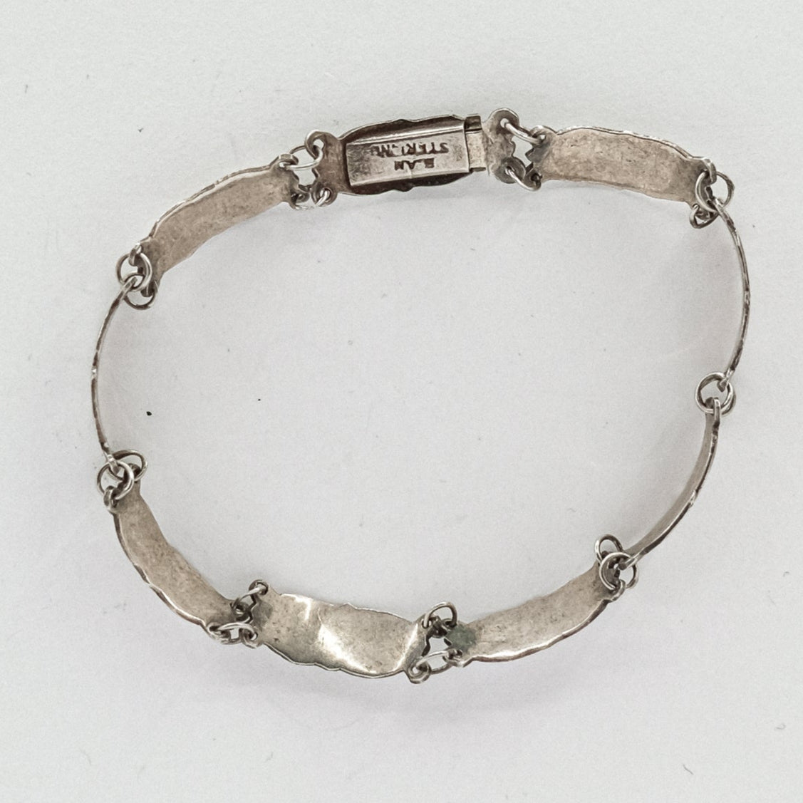 vintage 7 inch siam white enamel bracelet P47.N61.